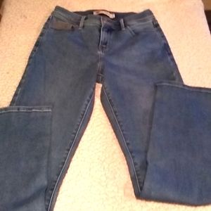 Women's Levi's 512 Host pick for 6/20/22🎉🥳